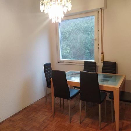 In Kadenbach, Schoene Ferienwohnung Im Ruhigen Esterno foto