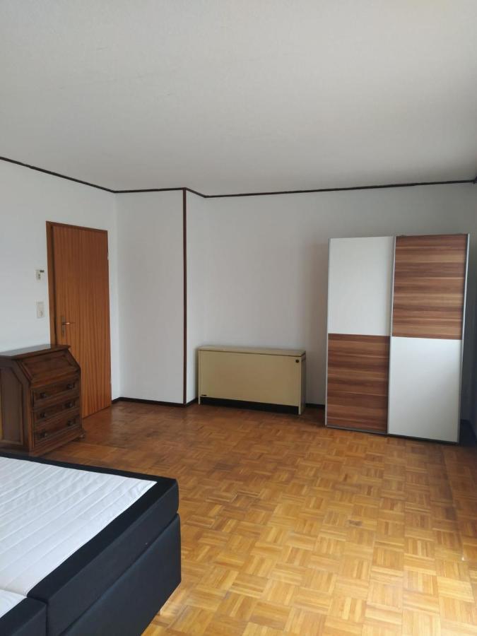 In Kadenbach, Schoene Ferienwohnung Im Ruhigen Esterno foto
