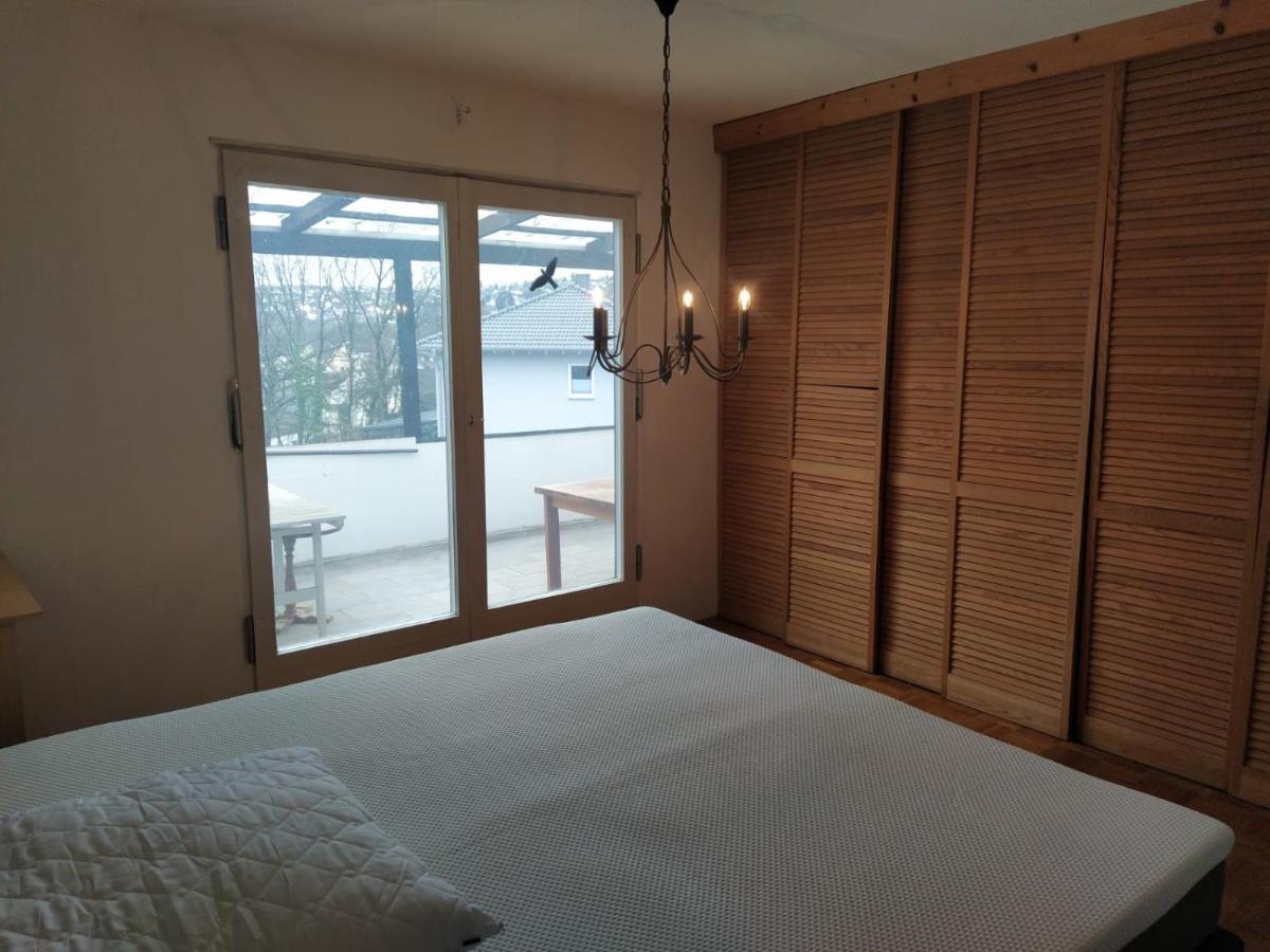 In Kadenbach, Schoene Ferienwohnung Im Ruhigen Esterno foto