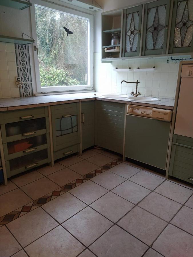 In Kadenbach, Schoene Ferienwohnung Im Ruhigen Esterno foto