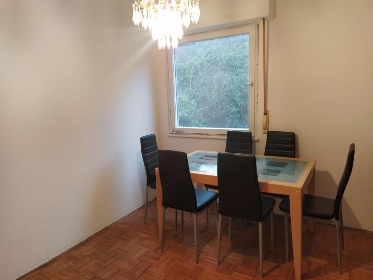 In Kadenbach, Schoene Ferienwohnung Im Ruhigen Esterno foto